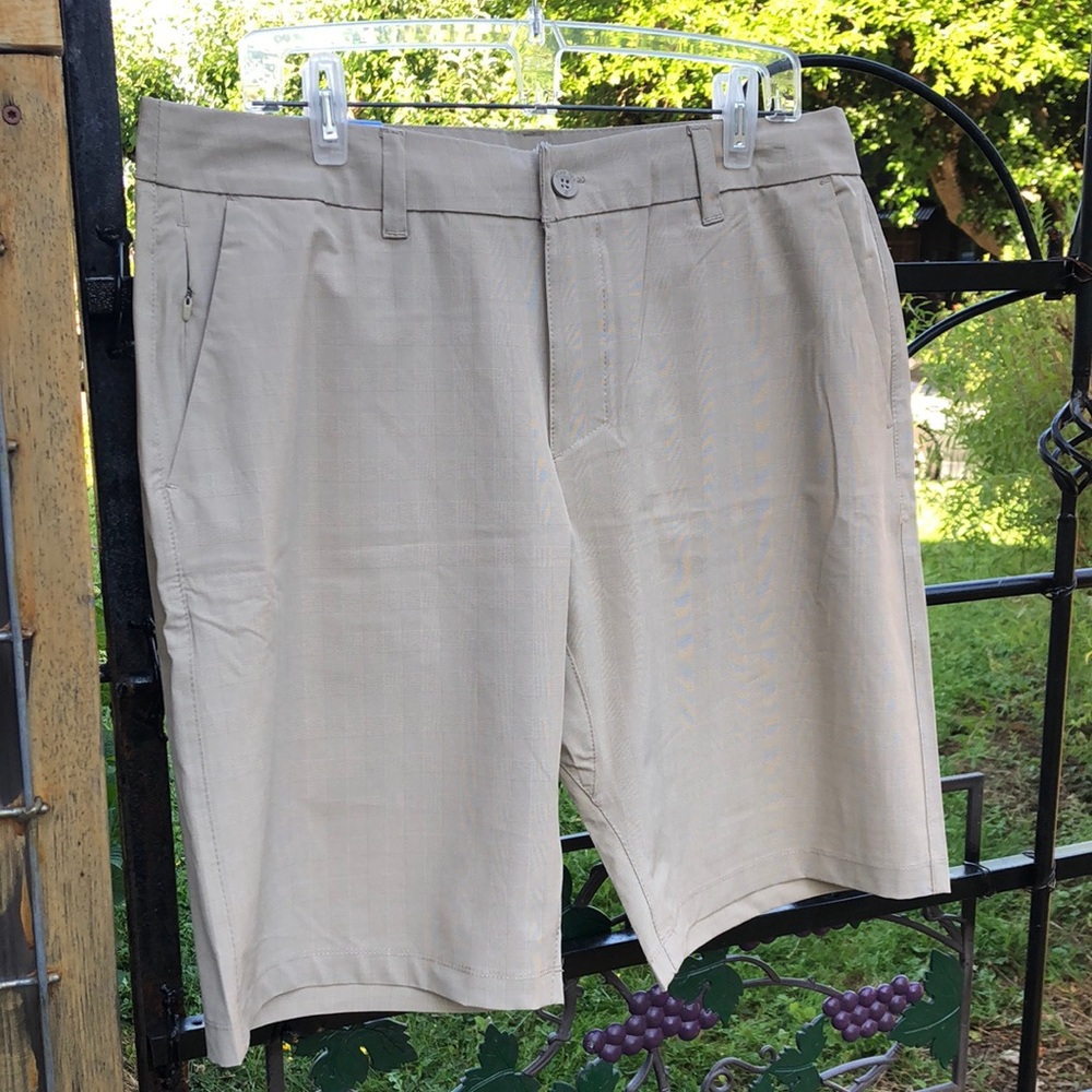Hang Ten tan polyester blend shorts size 36